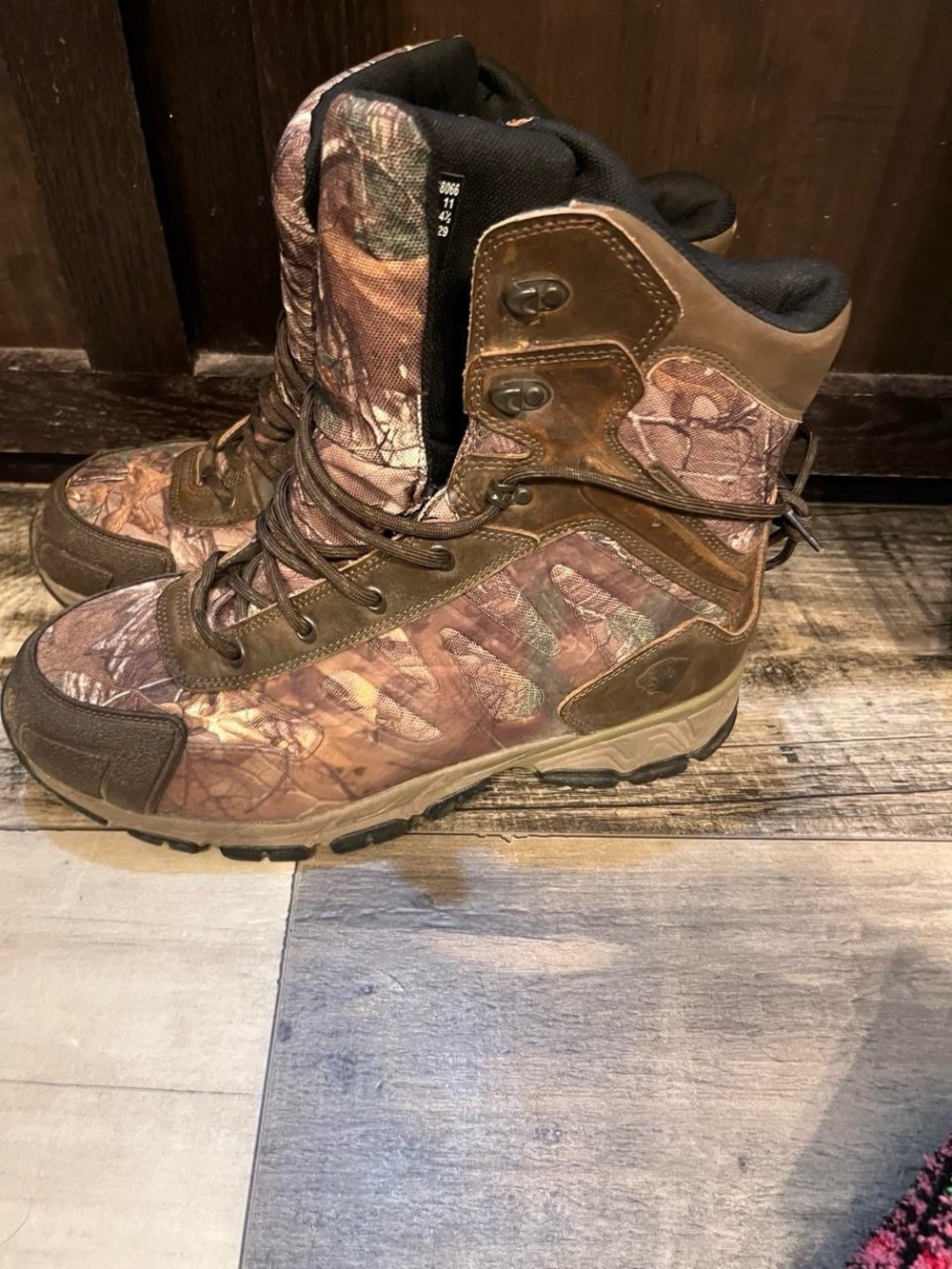 Survivors Men’s 11 Camo Hunting Boots 400g Thinsulate Ultra Realtree Lace Up